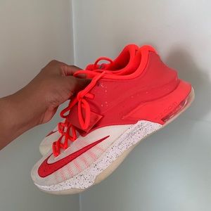 Nike KD 7 Christmas “ Egg Nog “